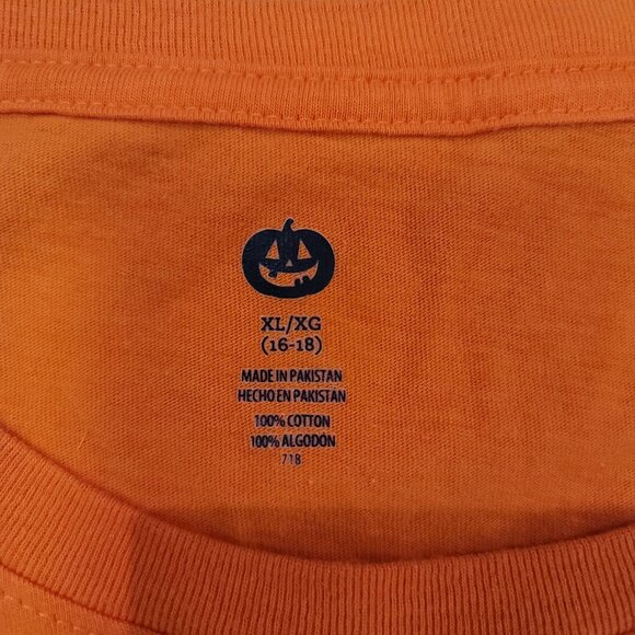 Fall halloween Tee Every Year I Fall For Leaf Piles Apple Pies And Pumpkin Spice - Picture 4 of 4